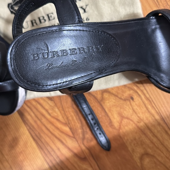 Burberry Canvas Check Leather Wedges - Size 38 1/2 - Picture 4 of 9